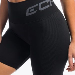 Echt Arise scrunch shorts